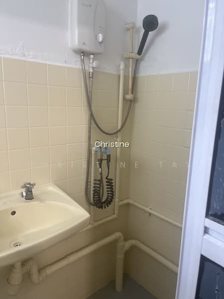 682 HOUGANG AVENUE 4