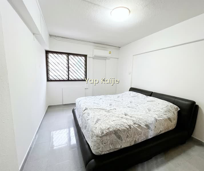 550 JURONG WEST STREET 42 photo 4