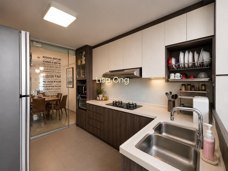 561 ANG MO KIO AVENUE 10 image 1 of 9