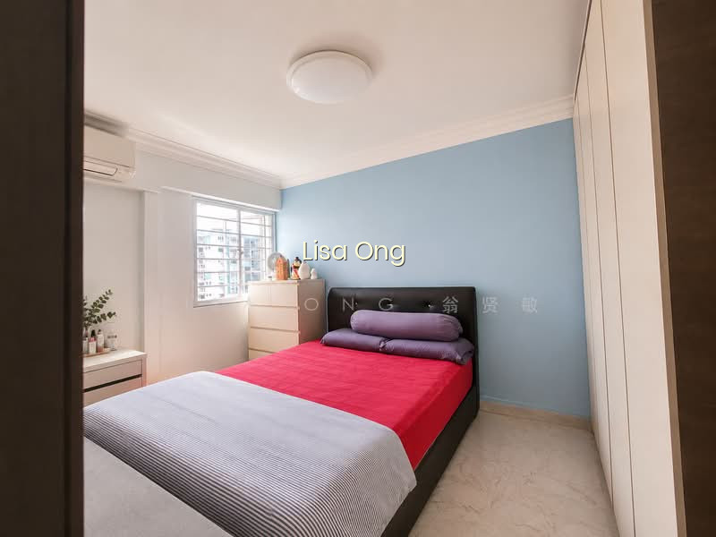 561 ANG MO KIO AVENUE 10 photo 2
