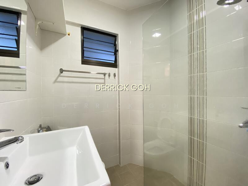 JURONG EAST STREET 32 photo 4