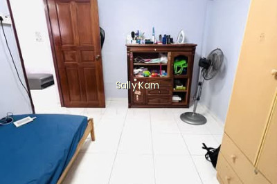 86 COMMONWEALTH CLOSE photo 3