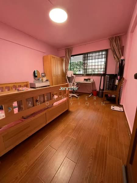 512 Bukit Batok Street 52 image 1 of 10
