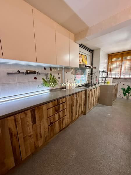 112 Lorong 1 Toa Payoh image 1 of 10