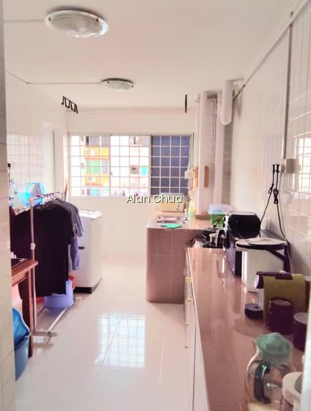 506 HOUGANG AVENUE 8 image 1 of 9
