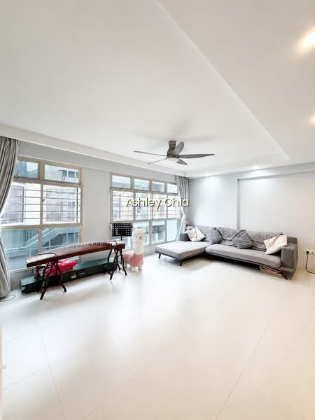 216D COMPASSVALE DRIVE photo 4