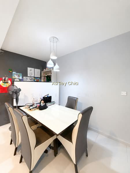 216D COMPASSVALE DRIVE photo 6