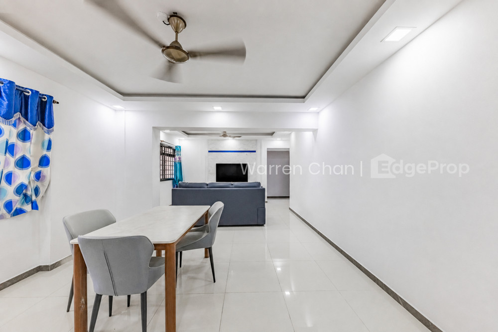 335 SEMBAWANG CLOSE photo 3