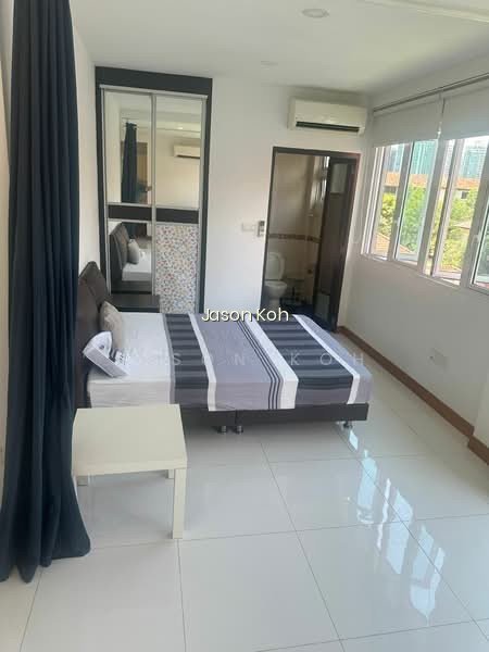 EIS RESIDENCES photo 3