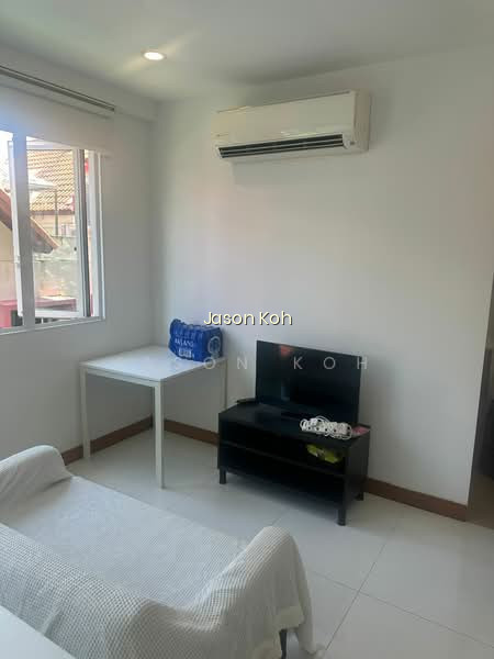 EIS RESIDENCES photo 4