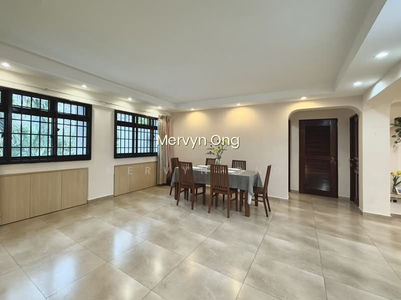 109 WHAMPOA ROAD image 1 of 10