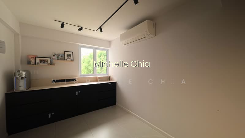 212 SERANGOON AVENUE 4 photo 5