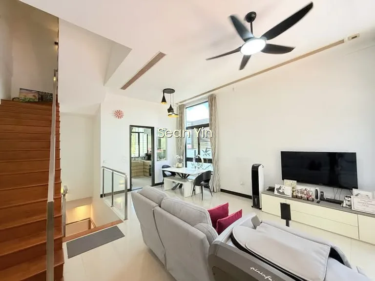 Seletar View image 1 of 10
