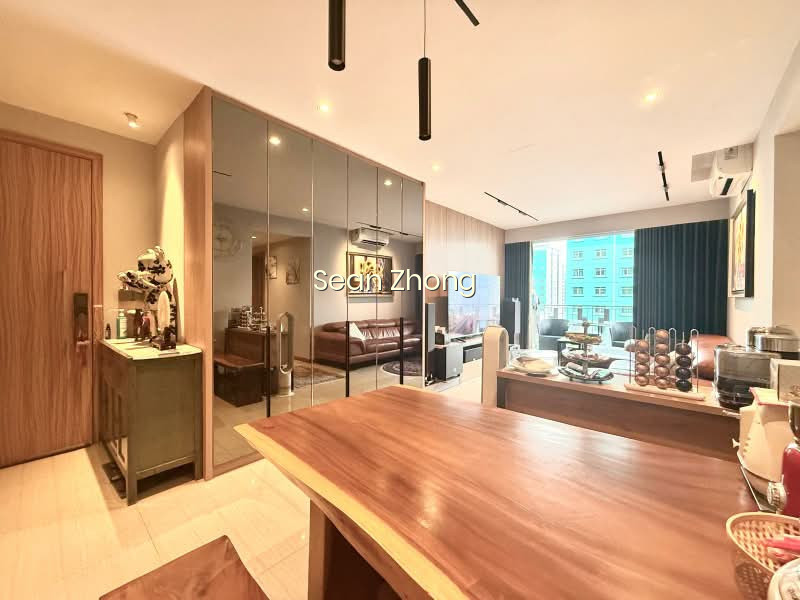 FLO RESIDENCE