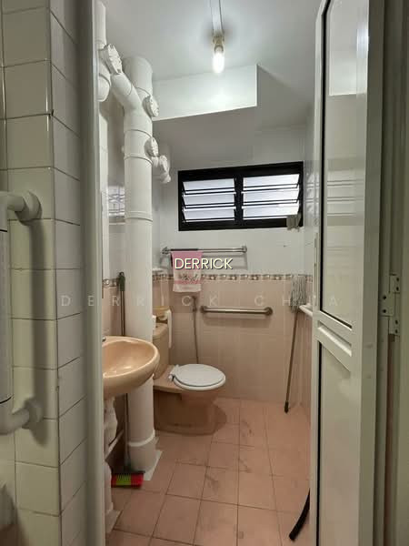 704 YISHUN AVENUE 5 photo 3
