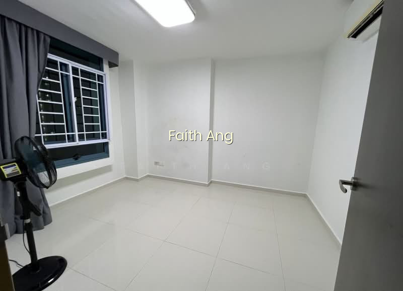 192 PUNGGOL CENTRAL photo 3