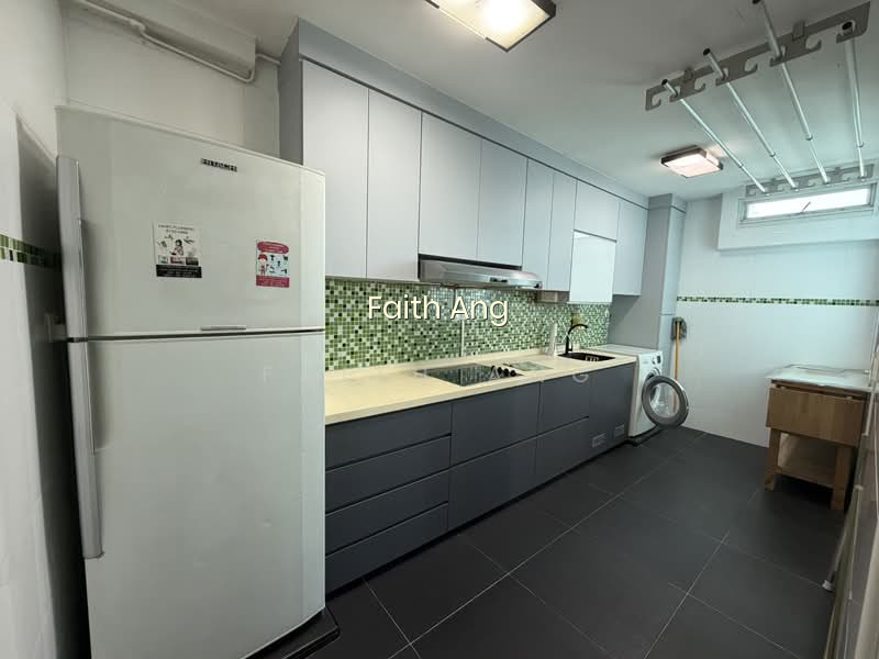 192 PUNGGOL CENTRAL photo 4