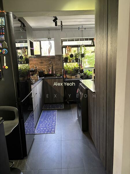 168A QUEENSWAY photo 2
