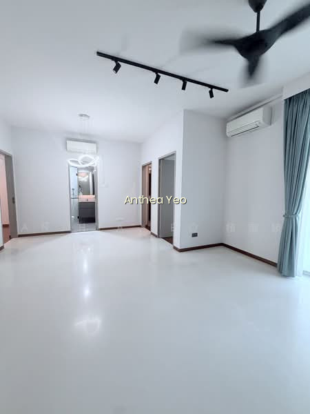 EAST SIGNATURE photo 5