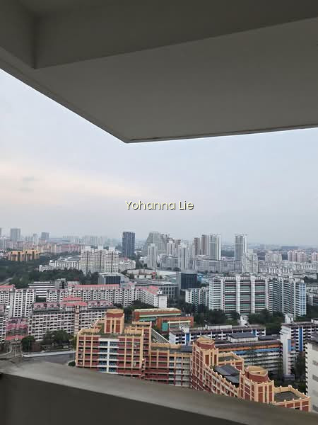 FEMALE ONLY COLIVING. SHORT WALK TO MRT & FOOD CENTER image 1 of 3