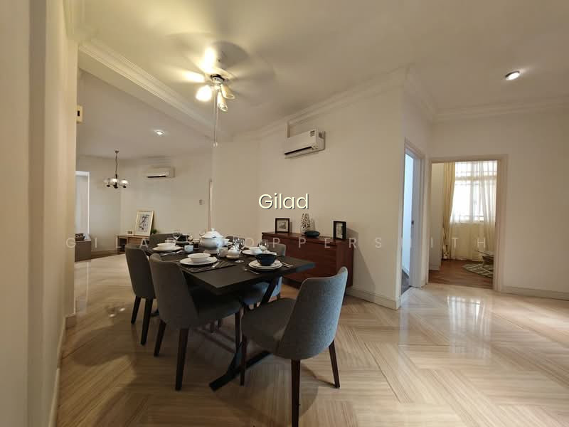 ORANGE REGENCY photo 4
