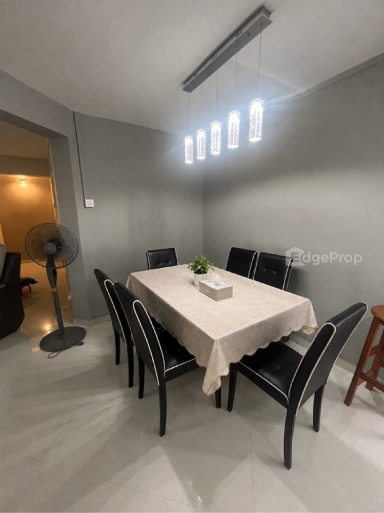 211 SERANGOON AVENUE 4 photo 3