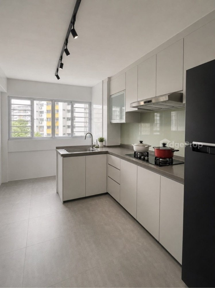 211 SERANGOON AVENUE 4 photo 5