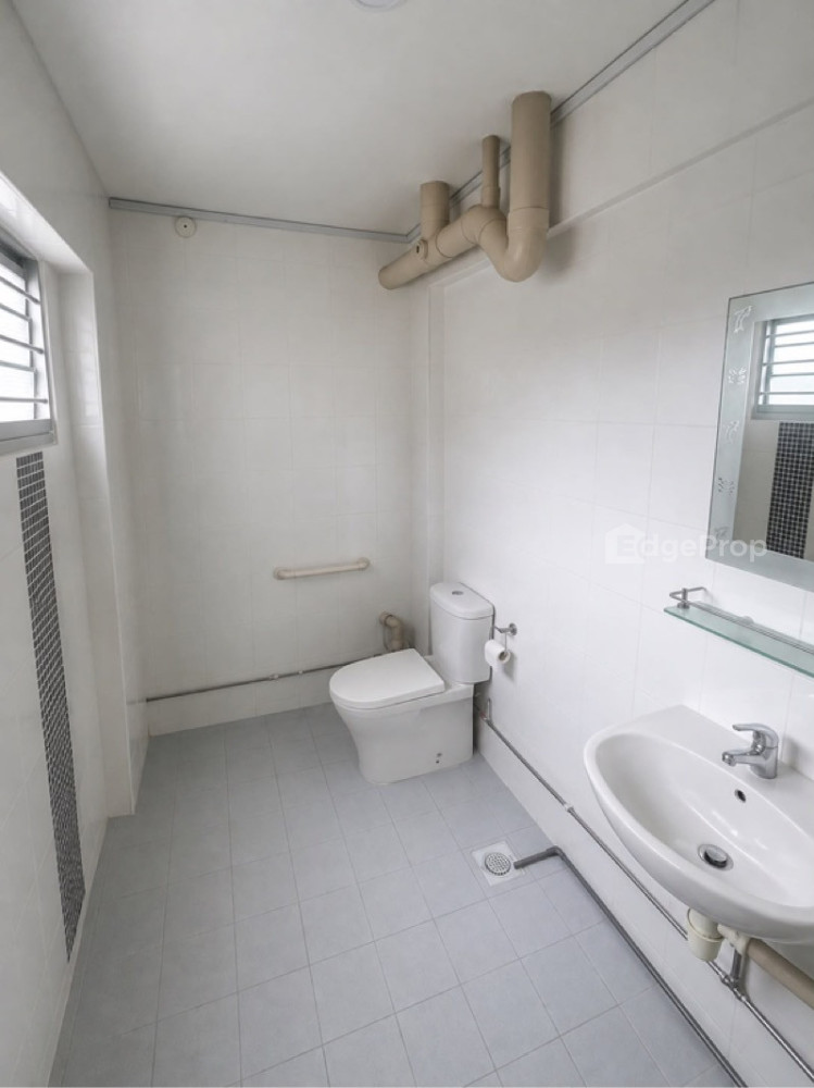 211 SERANGOON AVENUE 4 photo 6