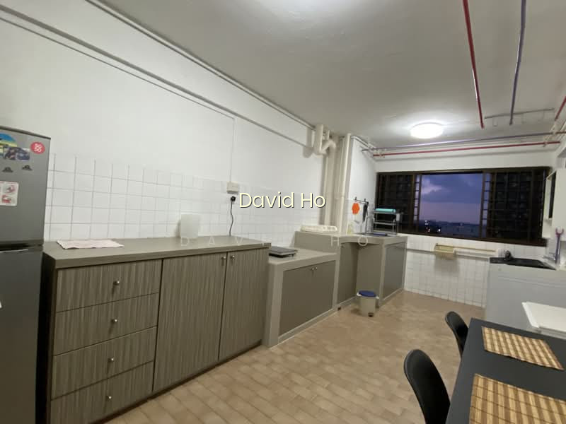 230 SERANGOON AVENUE 4 photo 3