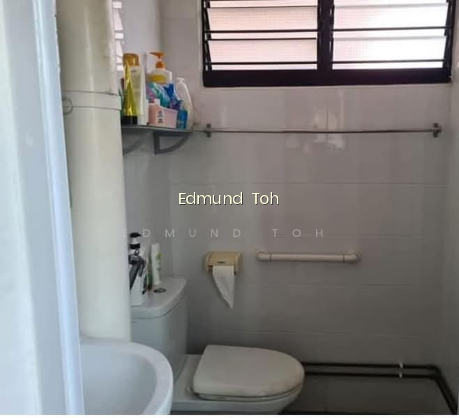 154 ANG MO KIO AVENUE 5 image 1 of 9