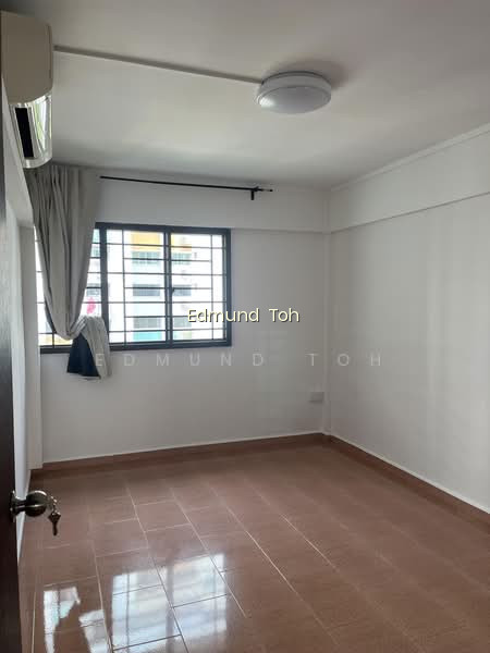 708 HOUGANG AVENUE 2 image 1 of 10