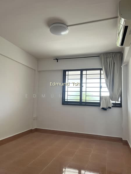 708 HOUGANG AVENUE 2 photo 2