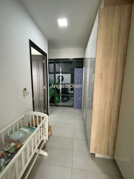 E Maisons (The Maisons) image 1 of 9