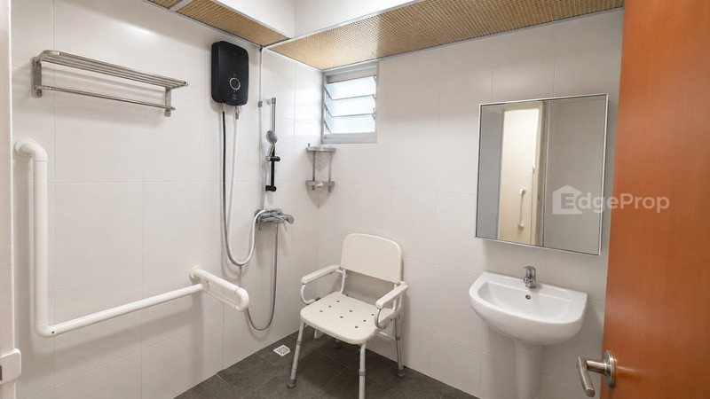 184A WOODLANDS STREET 13 photo 4