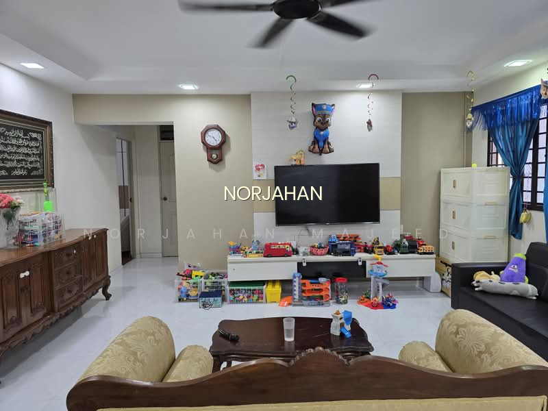 252 BANGKIT ROAD image 1 of 10