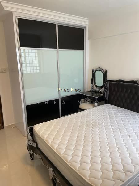586 CHENG SAN COURT photo 4