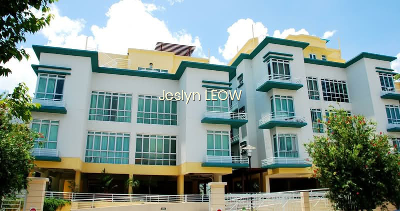 SUNNY PALMS photo 5