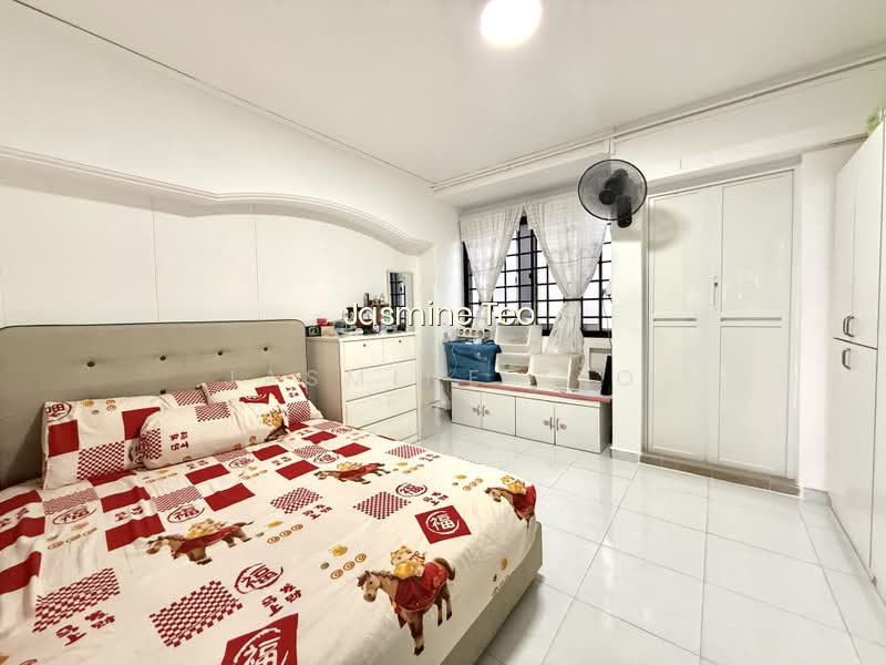 711 JURONG WEST STREET 71 photo 4