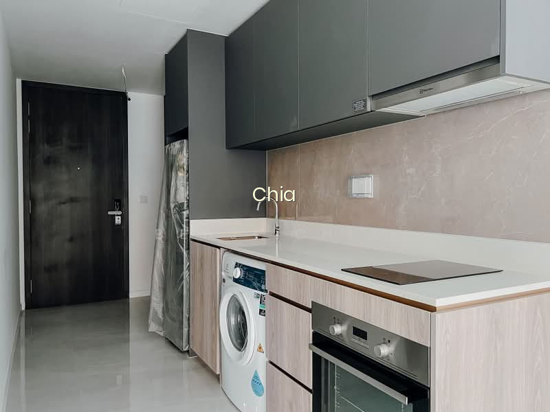 RIVERFRONT RESIDENCES photo 4