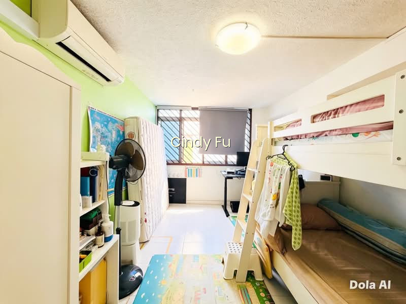 19 EUNOS CRESCENT photo 3