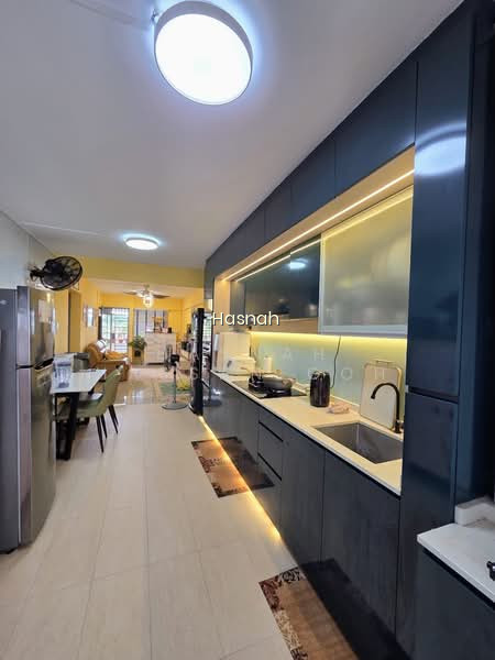 711 YISHUN AVENUE 5 image 1 of 8