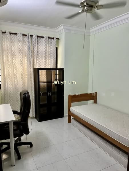 322 SEMBAWANG CLOSE photo 4