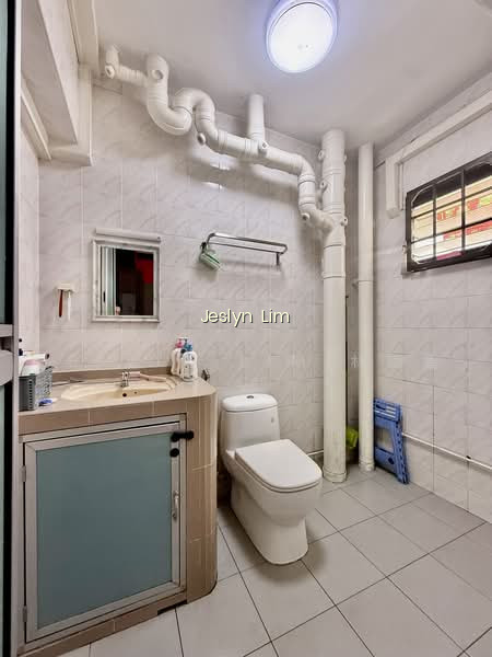 322 SEMBAWANG CLOSE photo 5