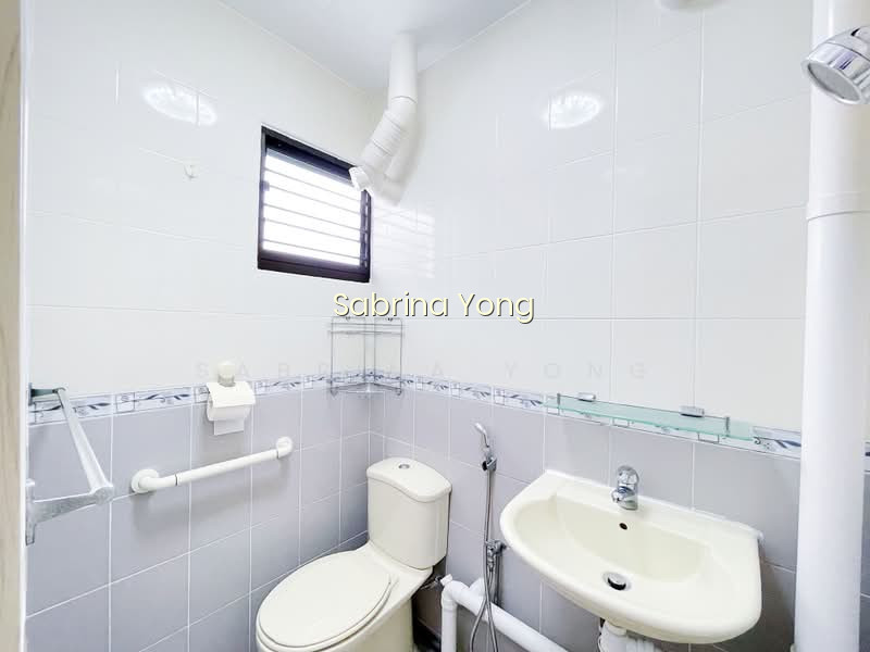 602 ANG MO KIO AVENUE 5 photo 3