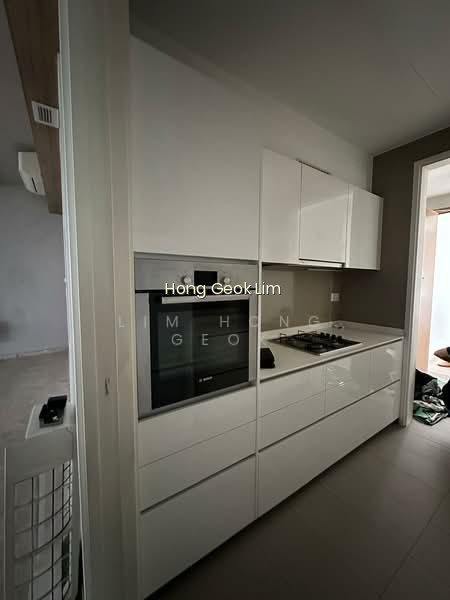 SKYLINE RESIDENCES photo 4