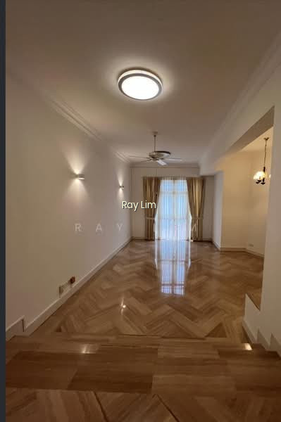 ORANGE REGENCY photo 3