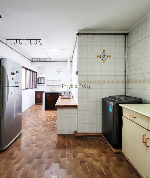 642 ROWELL ROAD photo 4