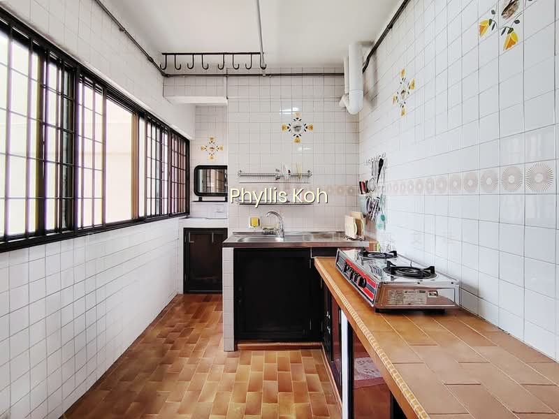 642 ROWELL ROAD photo 5