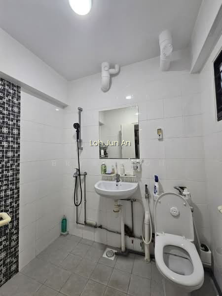 768 YISHUN AVENUE 3 image 1 of 10