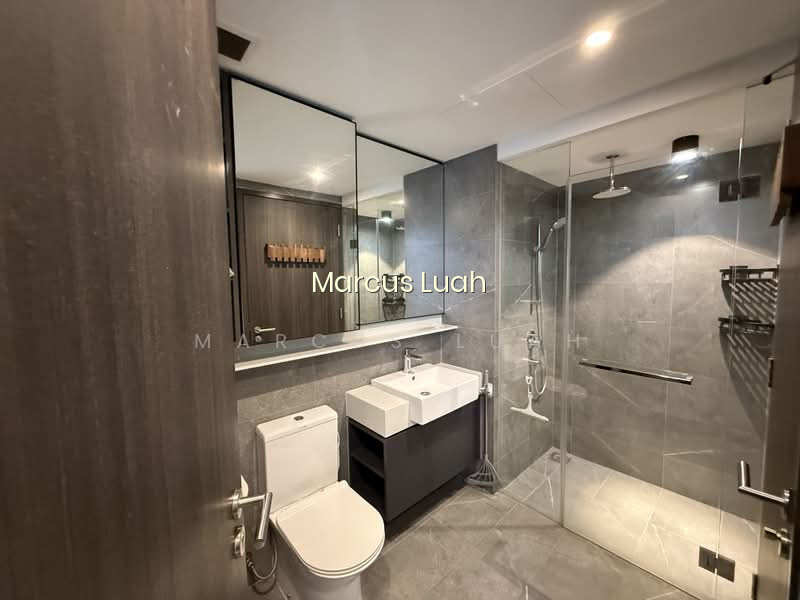 RIVERFRONT RESIDENCES photo 3